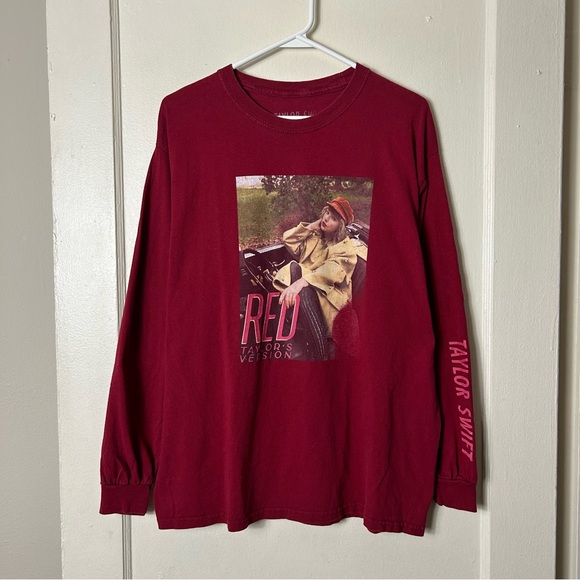 Taylor Swift Shirt Red Taylor's Version Long Sleeve Print Album Photo Shoot L - Picture 2 of 9